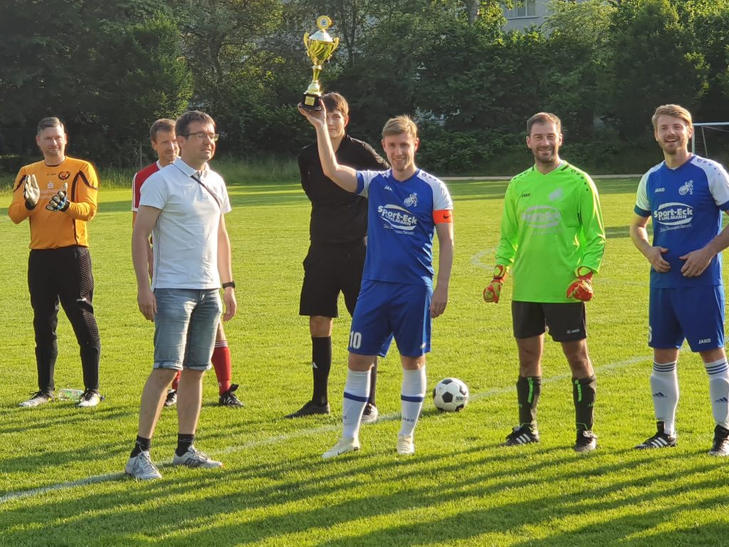 Freizeitsport: Dresdner Fußballlöwen sichern sich die 5. Meisterschaft in Folge